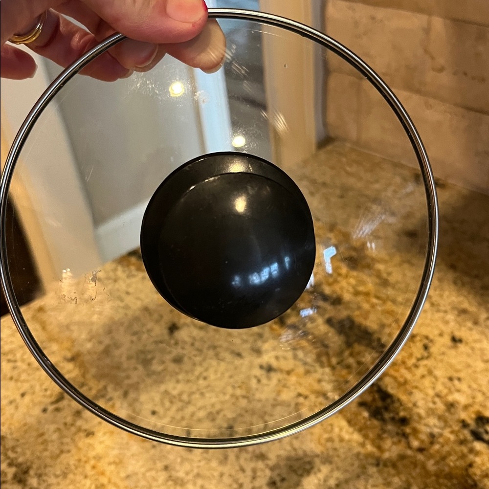 Clear glass pot lid